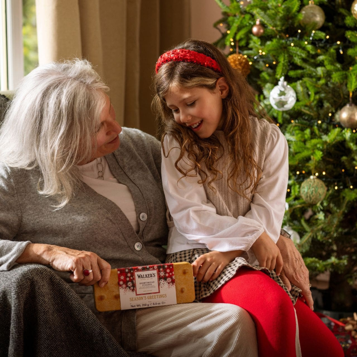 Walker's Festive Shortbread Finger Tin 8.8 oz