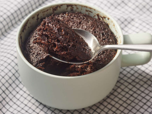 Mug Cake Proteico de Chocolate y Mantequilla de Maní